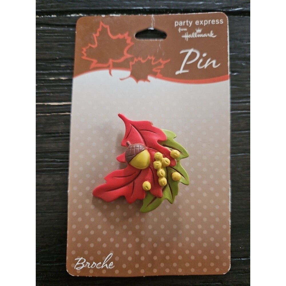 Hallmark Pin Brooch Acorn Leaf Autumn Seasonal Decorative Accessory